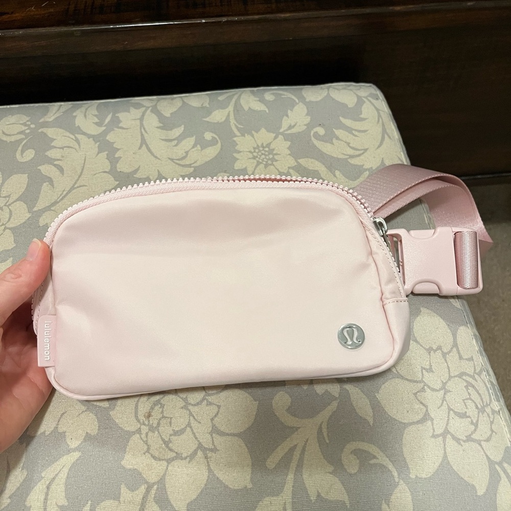 Lululemon belt bag
